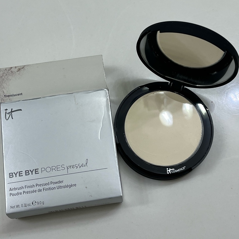 IT Cosmetics Bye Bye Pores Pressed Setting Powder Translucent